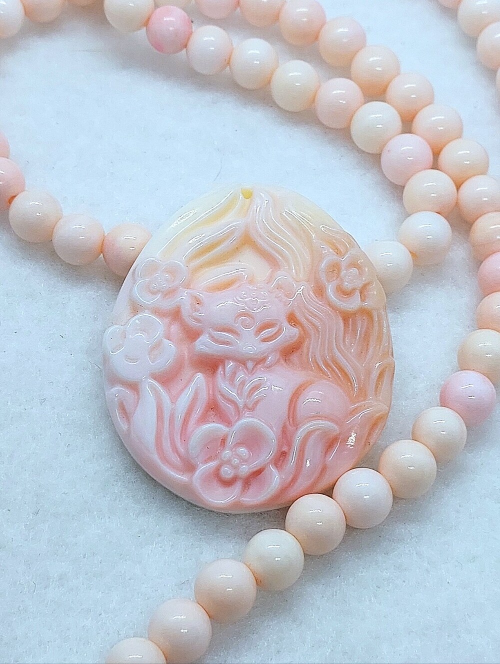🐚 HQ Queen Conch "Natural" Handcarved 9 Tail Fox Shell Pendant